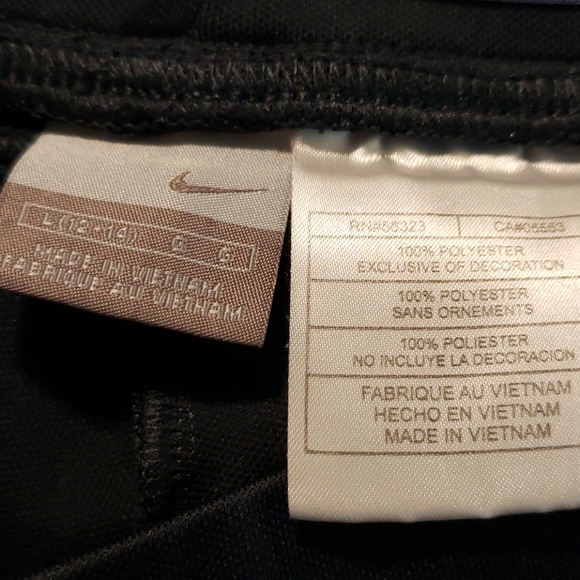 NIKE Capri Athletic Pants - Picture 3 of 6